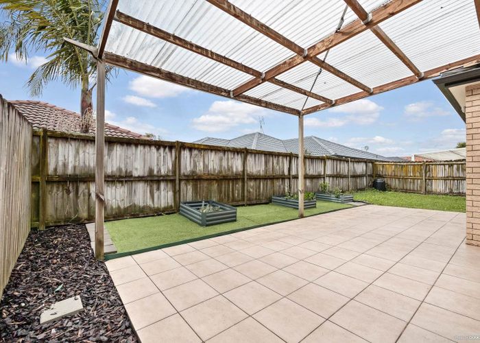  at 6 Shingleton Lane, Flat Bush, Auckland