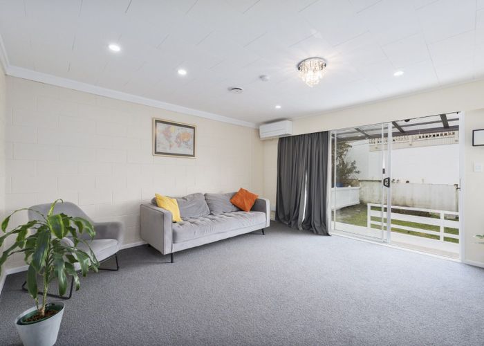  at 2/27 Spence Road, Henderson, Waitakere City, Auckland