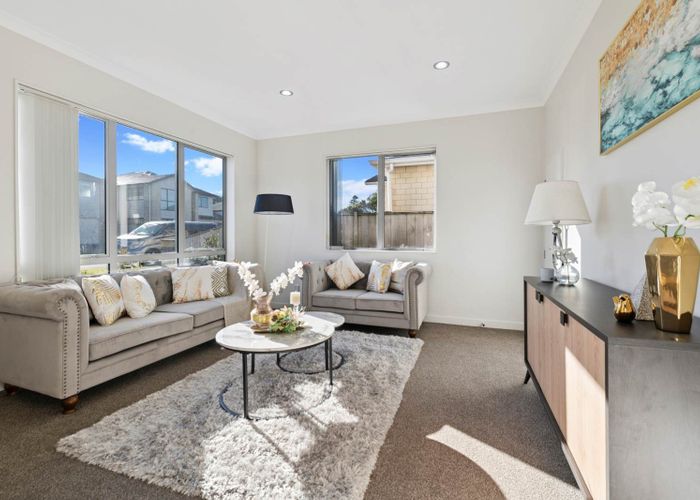  at 8 Castlederg Drive, Flat Bush, Manukau City, Auckland