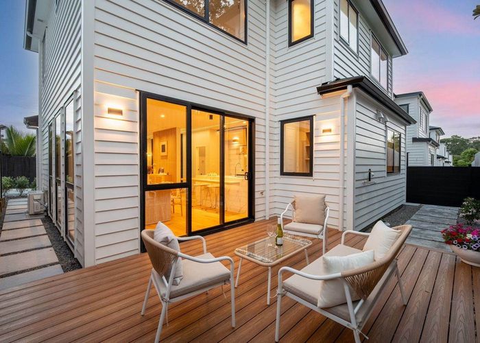  at 4/8 Park Rise, Campbells Bay, North Shore City, Auckland