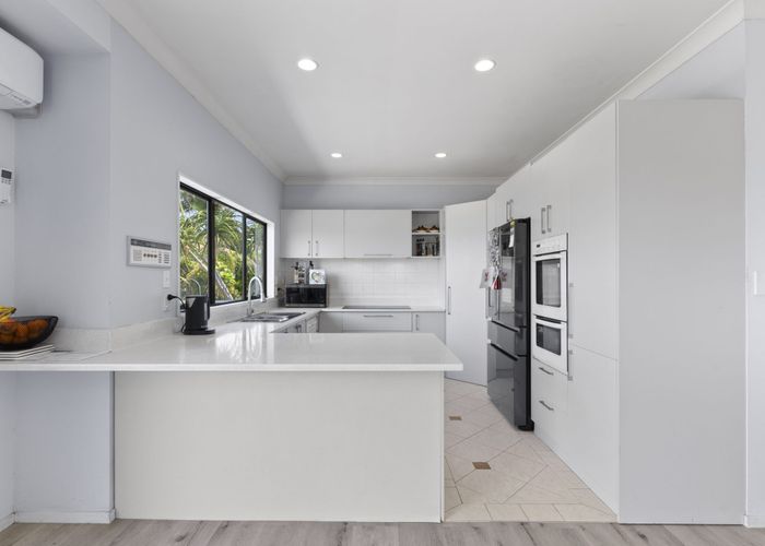  at 9 Belleaire Court, West Harbour, Waitakere City, Auckland