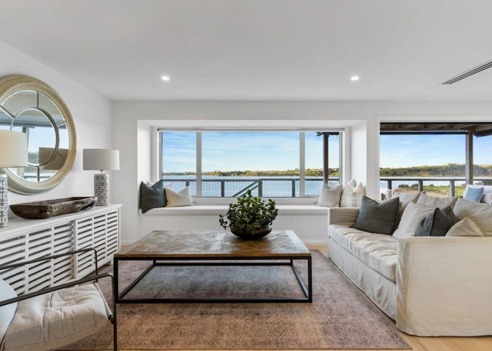  at 369 Clifton Road, Howick