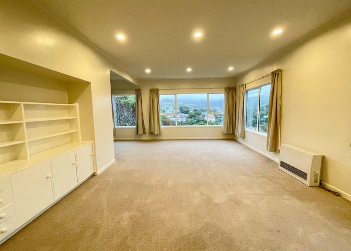  at 87 Sefton Street (Top Flat), Wadestown, Wellington, Wellington