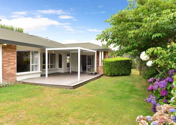  at 10 Admiral Crescent, Flagstaff, Hamilton, Waikato