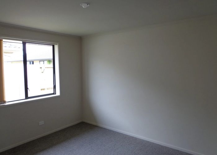  at 8 Holcroft Place, Huntington, Hamilton