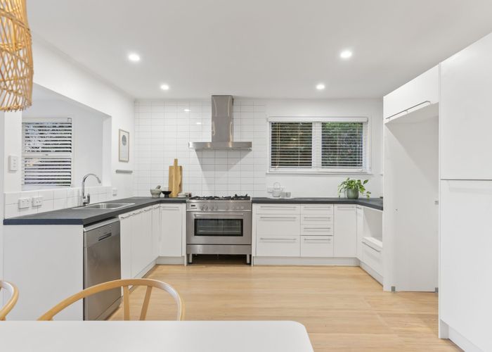  at 24 Sea Vista Avenue, Beach Haven, Auckland