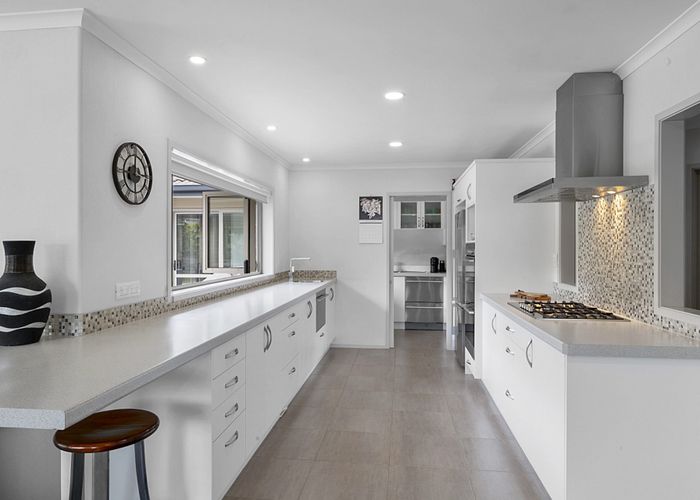  at 27 Redwood Crescent, Hurdon, New Plymouth