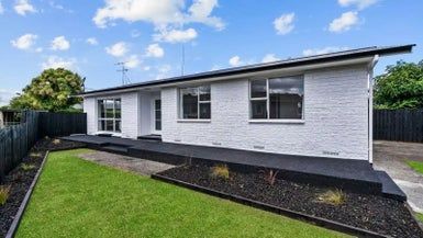  at 16 Rhonda Avenue, Deanwell, Hamilton