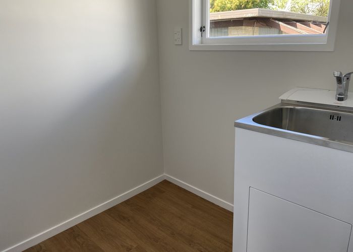  at 12 Edwards Avenue, Henderson, Waitakere City, Auckland