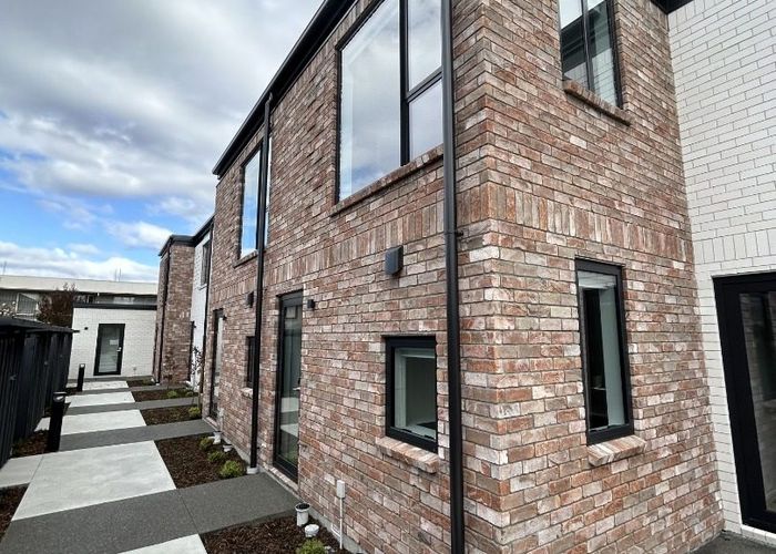  at 2/60 Derby Street, St Albans, Christchurch