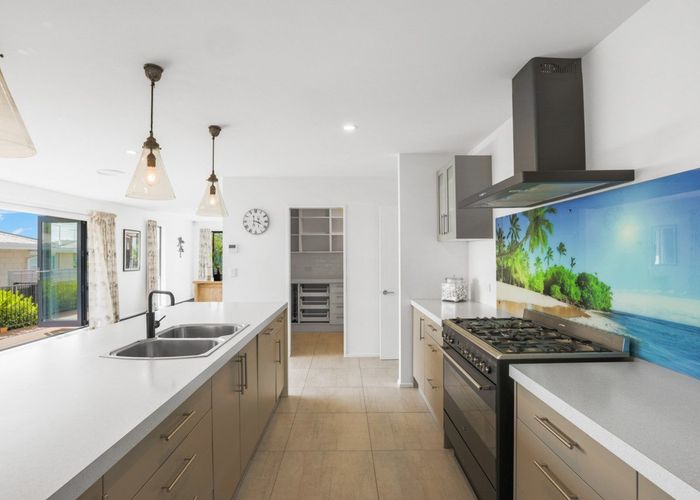  at 8 Laing Crescent, Heathcote Valley, Christchurch