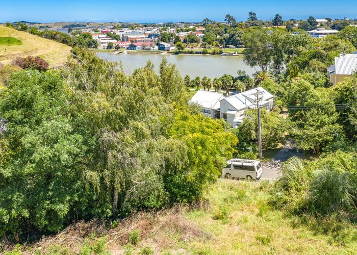  at 4 Wairere Road, Bastia Hill, Whanganui