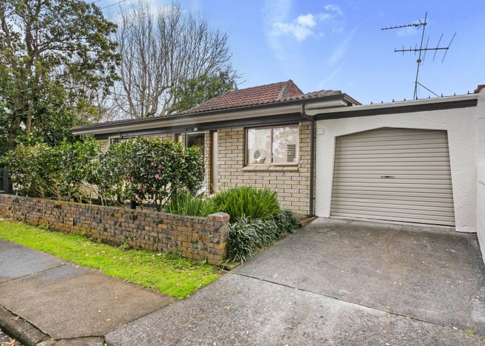  at 1/2 Park Gardens, Onehunga, Auckland