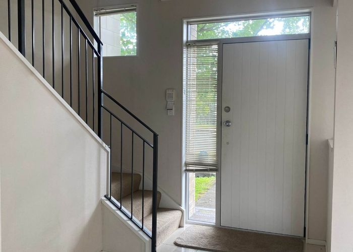  at 10 Flintridge Drive, Flat Bush, Manukau City, Auckland