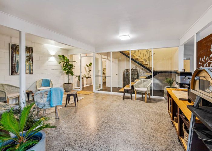  at 2/9 Clifton Road, Herne Bay, Auckland