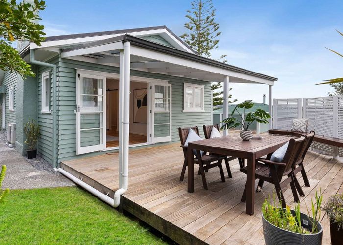  at 85 Awaroa Road, Sunnyvale, Auckland