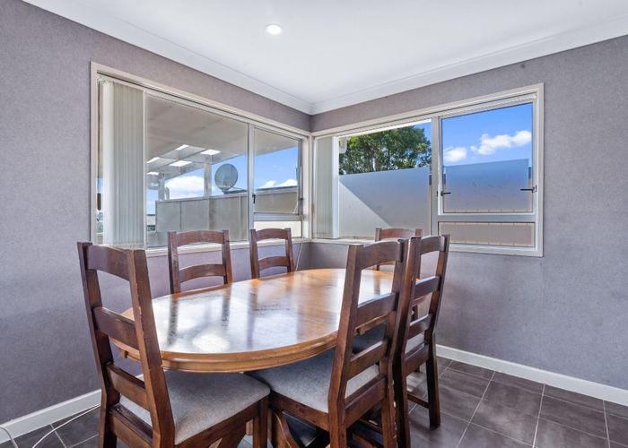  at 9 Valley View Road, Glenfield, Auckland