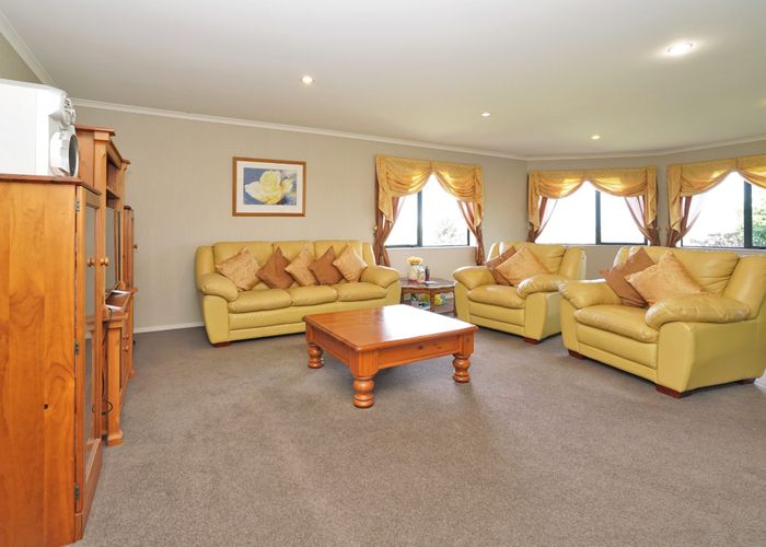  at 127 Wallace Road, Temple View, Hamilton