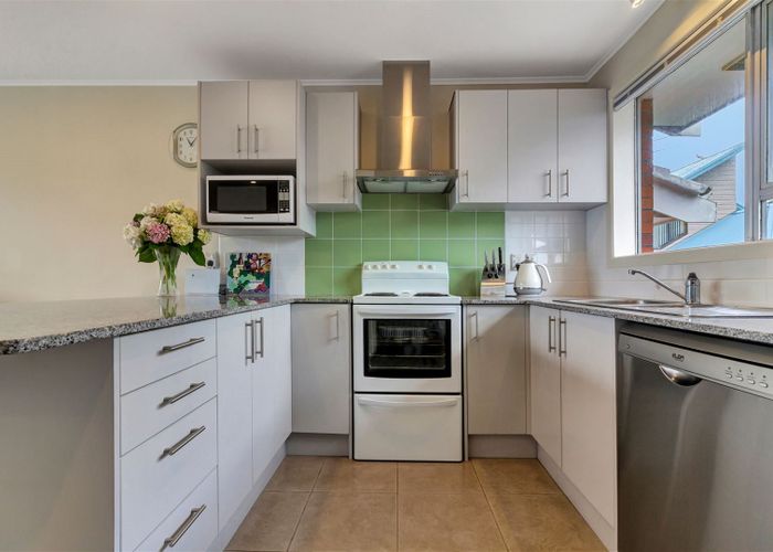  at 2/38 Shackleton Road, Mount Eden, Auckland