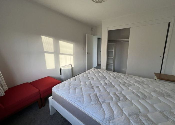  at 1/110 Saddleback Rise, Murrays Bay, North Shore City, Auckland