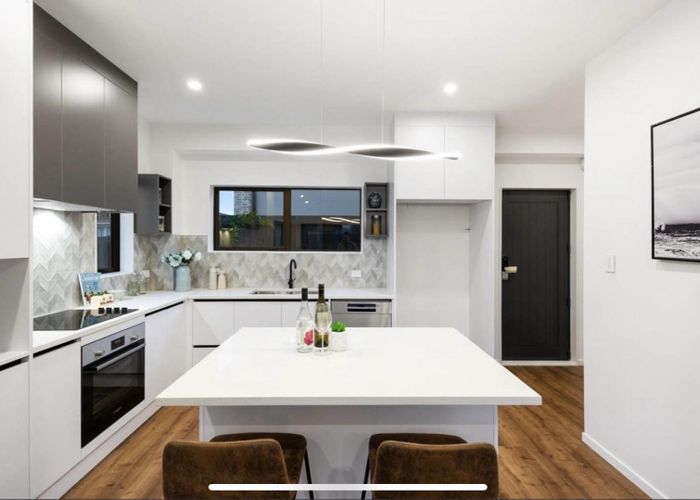  at 6/81 Vodanovich Road, Te Atatu South, Auckland