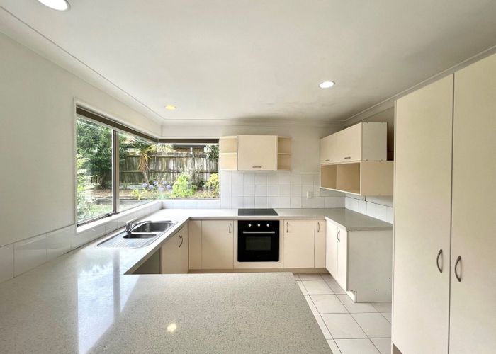  at 5 Stratford Road, The Gardens, Manukau City, Auckland