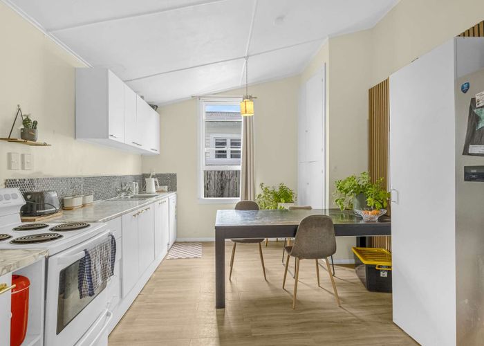  at 208 Lyndon Road West, Hastings Central, Hastings, Hawke's Bay