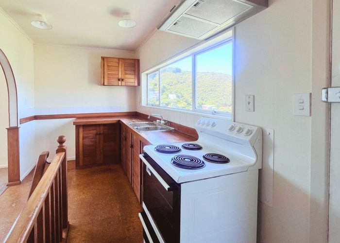  at 75b Airlie Road, Plimmerton, Porirua, Wellington