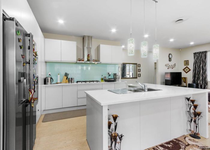  at 80 Lake Panorama Drive, Henderson Valley, Auckland