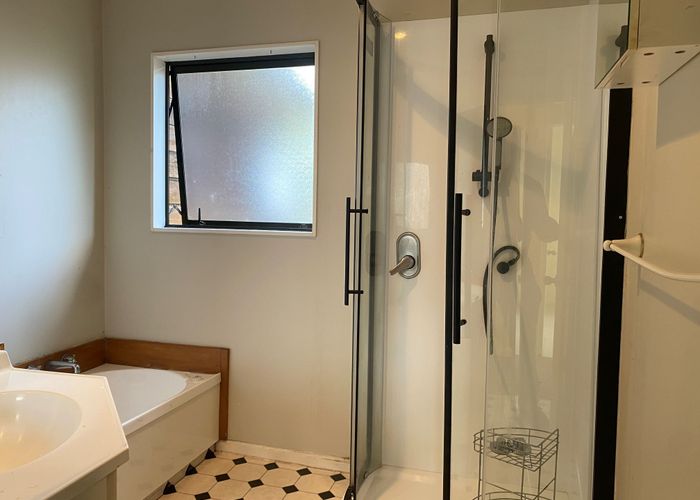  at 146a Whites Line East, Waiwhetu, Lower Hutt, Wellington