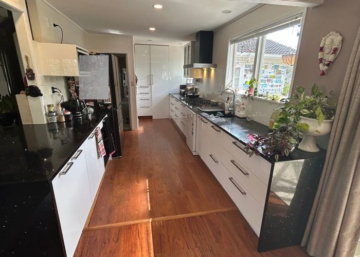  at 23 Murvale Drive, Bucklands Beach, Manukau City, Auckland