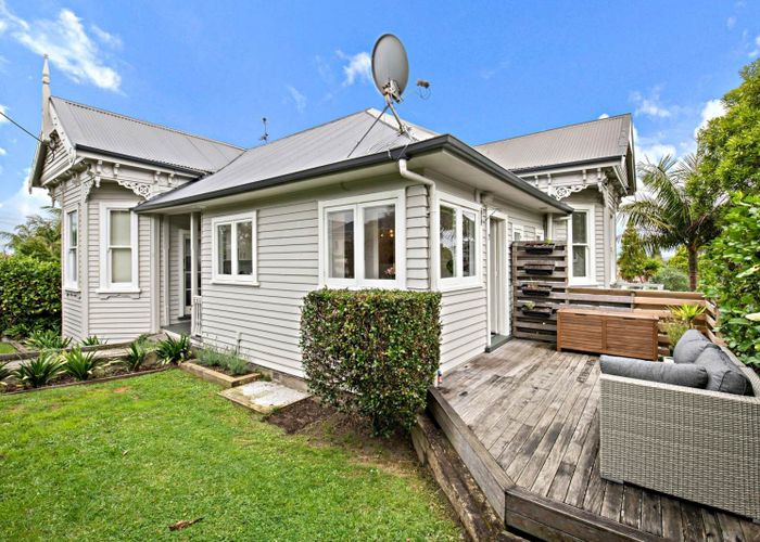  at 2/137 Crummer Road, Grey Lynn, Auckland City, Auckland