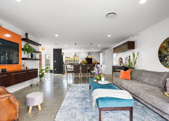  at 54 Palliser Drive, Huntington, Hamilton