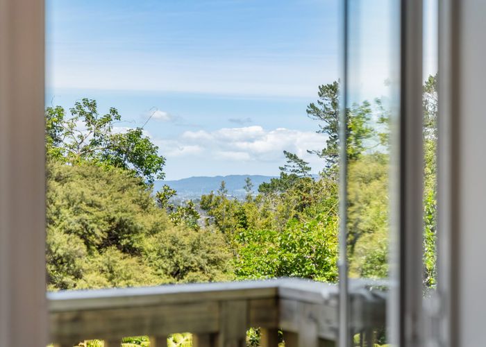  at 4 Kereru Grove, Greenhithe, North Shore City, Auckland