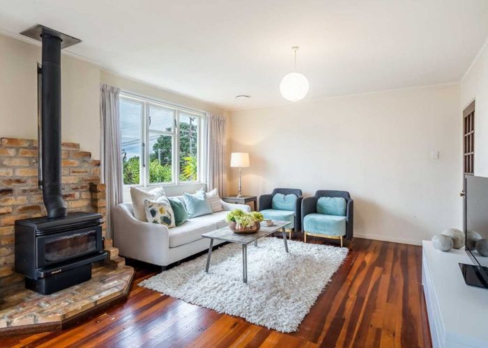  at 2 Nutsey Avenue, Northcote, North Shore City, Auckland