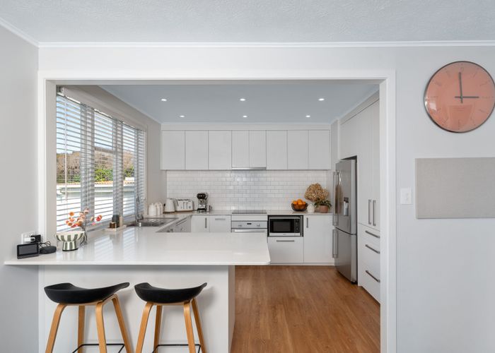  at 35 Kapiti Crescent, Titahi Bay, Porirua, Wellington