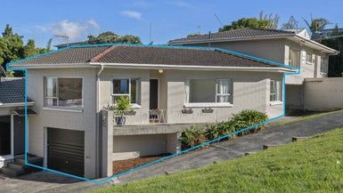  at 2/92 Lake Road, Northcote, Auckland