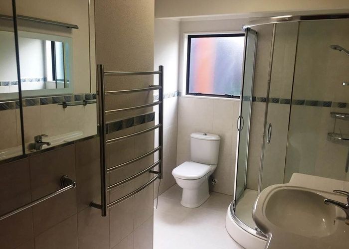  at 10 Westergrove Place, West Harbour, Waitakere City, Auckland