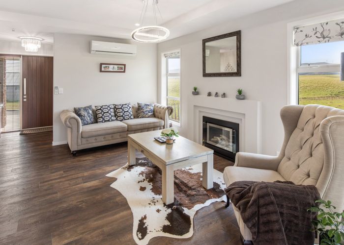  at 206 Pacific Drive, Fitzherbert, Palmerston North
