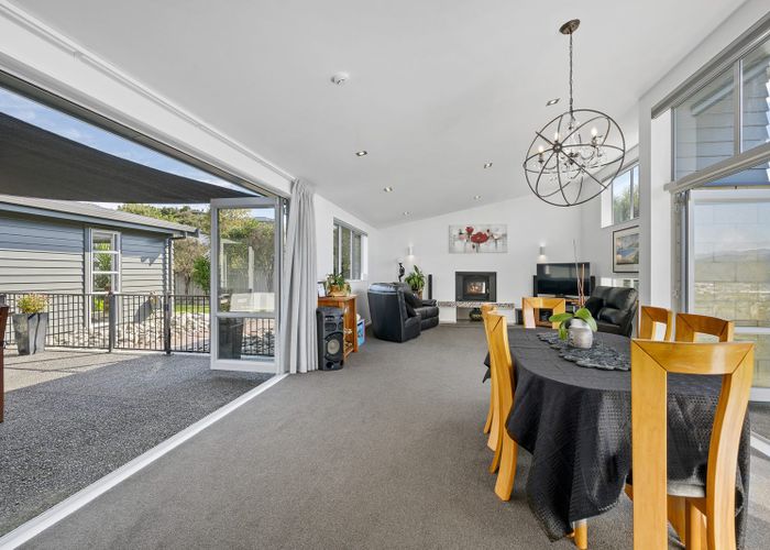  at 12 Cosgrove Rise, Riverstone Terraces, Upper Hutt