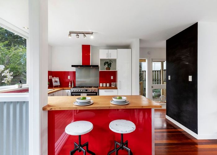  at 2/22 Rangatira Road, Birkenhead, Auckland