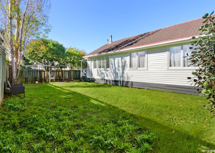  at 2/331 Royal Road, Massey, Auckland