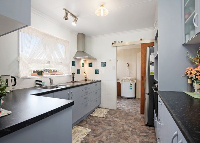  at 44 Hillcrest Drive, Kelvin Grove, Palmerston North