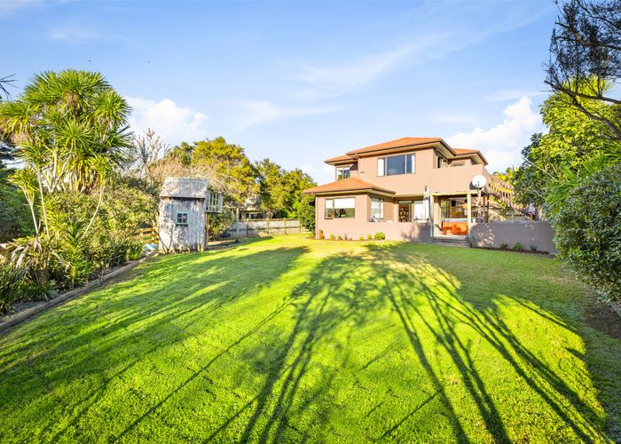 at 16 Monkton Close, Greenhithe, Auckland
