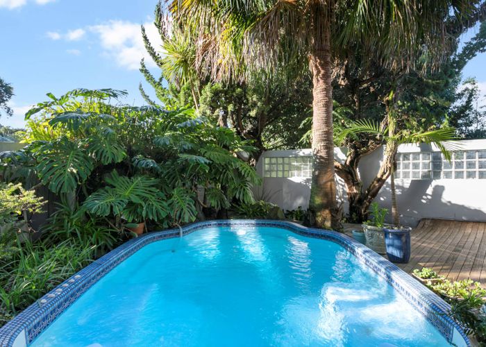  at 2/236 Beach Road, Campbells Bay, Auckland