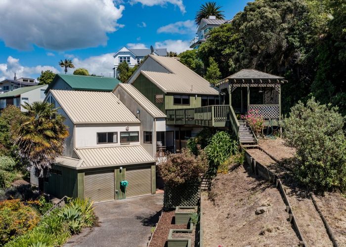  at 137 Priestley Terrace, Bluff Hill, Napier