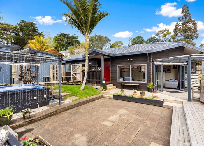  at 109E Glengarry Road, Glen Eden, Auckland