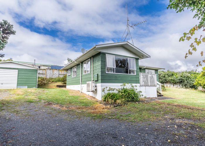  at 8 Norfolk Place, Pukete, Hamilton