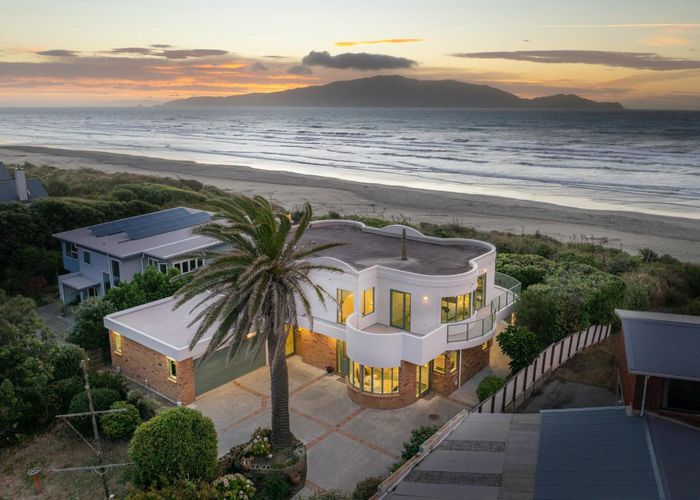  at 69 Field Way, Waikanae Beach, Waikanae