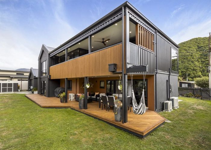  at 15 Beach Road, Waikawa, Marlborough, Marlborough